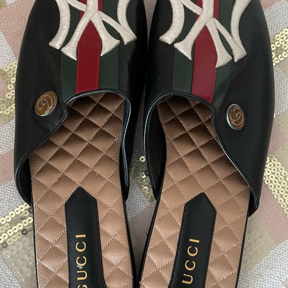 New York Yankee’s mixed w/ Gucci - Picture 3 of 4